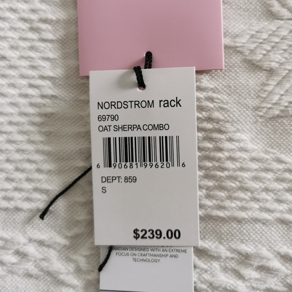 Stylish Winter Coat! - Picture 7 of 7